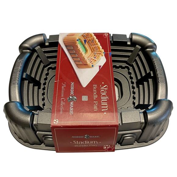 NWT NORDIC WARE STADIUM Bundt Cake Pan 9-Cup Platinum Collection 12" x 9" x 3" - Picture 1 of 4